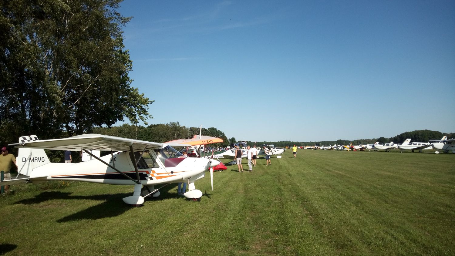 (C) Nordsternflieger - Dreimal im Jahr geht es zum Currywurstfliegen zum Flugplatz Hodenhagen, der direkt neben dem Serengetiepark liegt.